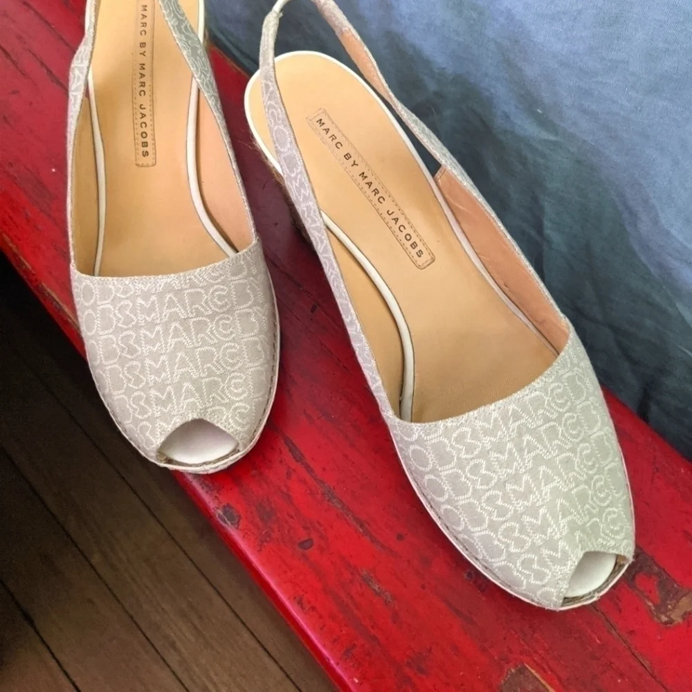 MARC by Marc Jacobs Monogram Fabric Wedge 40 Woven Jute espadrille Slingback